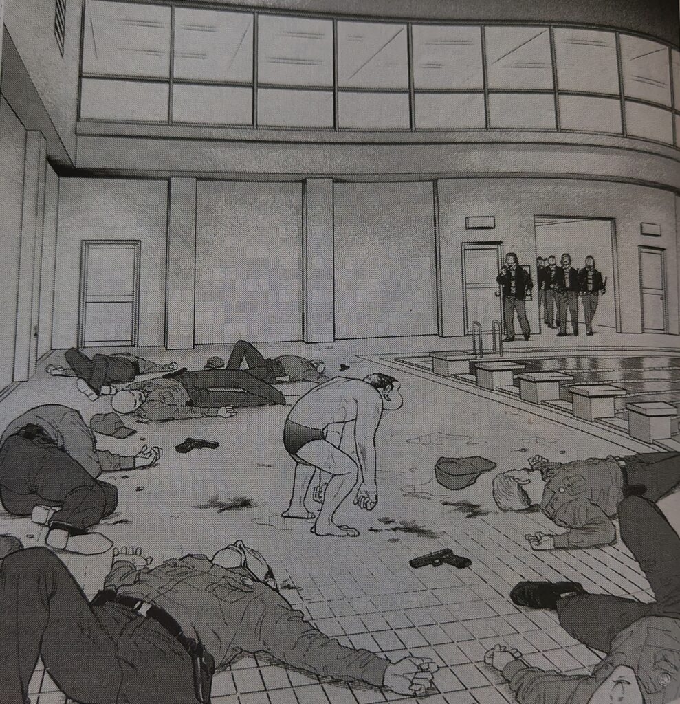 『ダーウィン事変』コミックス1巻より。チャーリー5歳。プールサイドに武装した警官7人が倒されている。